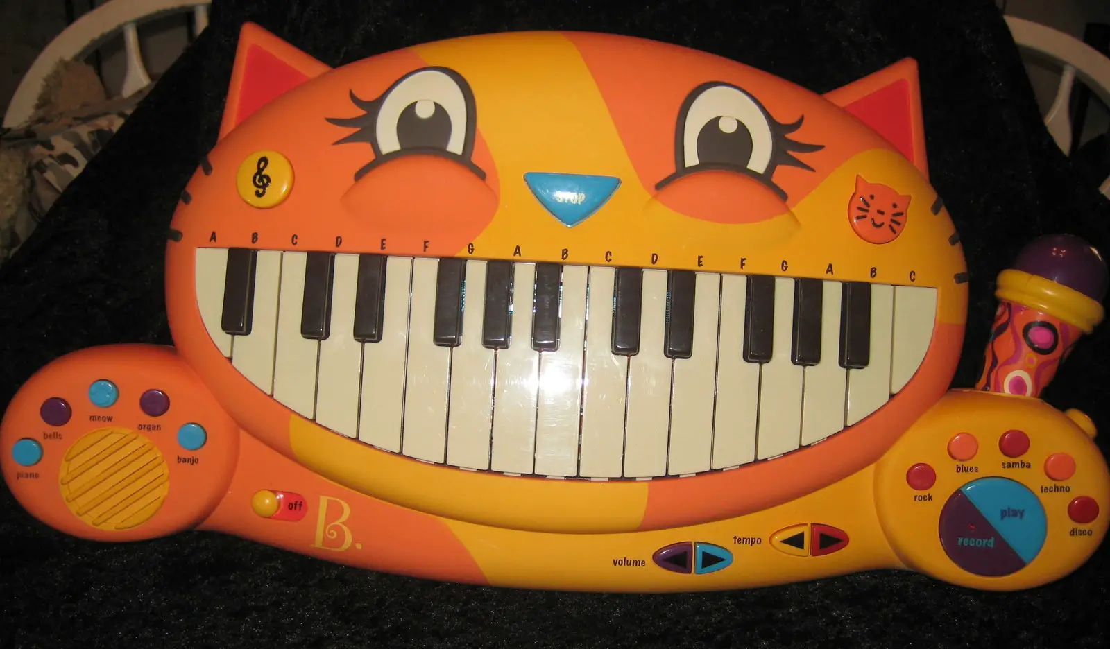 MEOWSIC MUSICAL INSTRUMENT CAT BY DOODLEDO CREATIONS