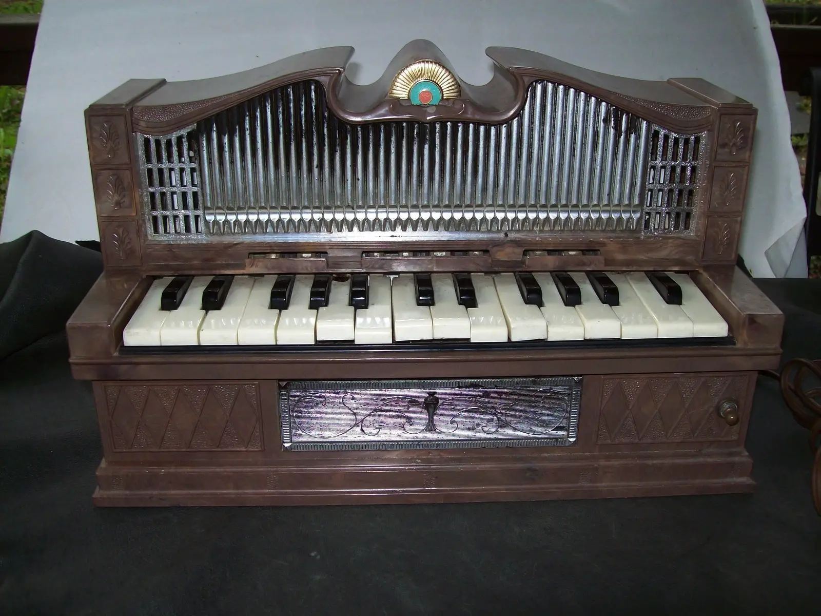 Vintage ELECTRIC Plastic GOLDEN PIPE ORGAN Childrens Mini Toy